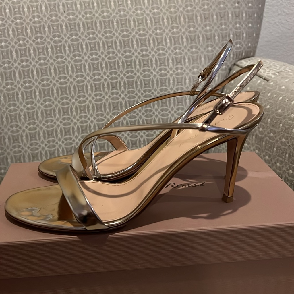 Gianvito Rossi Milano Leather Gold Sandals 85 Cm Mid Heels